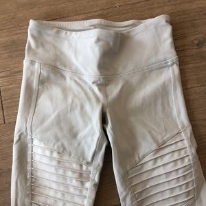 Alo yoga pants